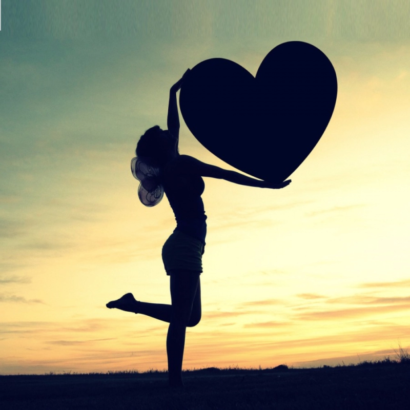 Girl Having a Big heart Mobile Case Cover - Image 2